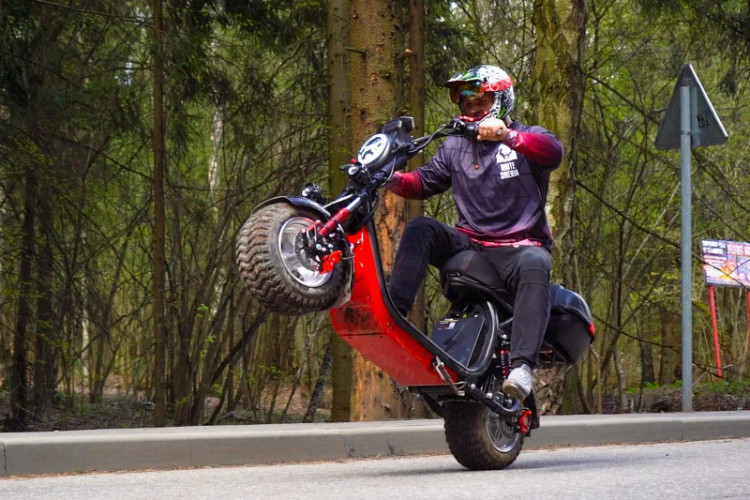 Электроскутер WHITE SIBERIA PRO 2500W в Сургуте