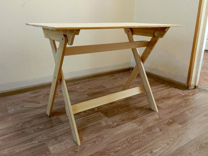 Стол складной деревянный в Сургуте