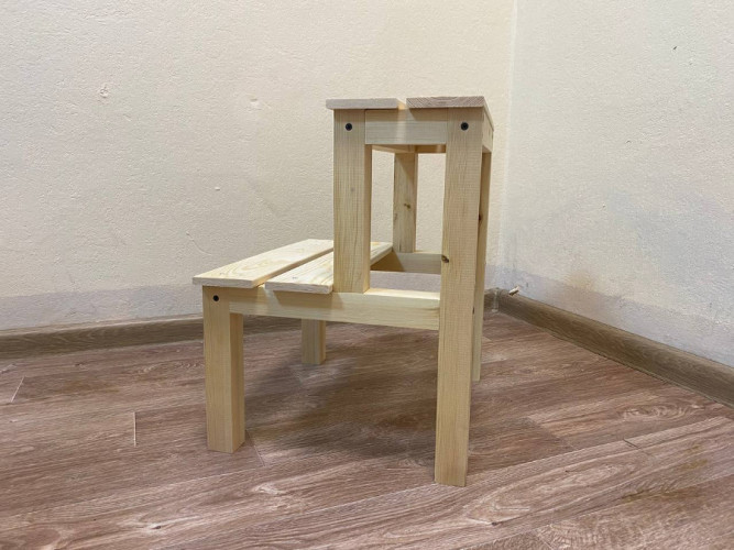 Табурет-стремянка деревянный в Сургуте